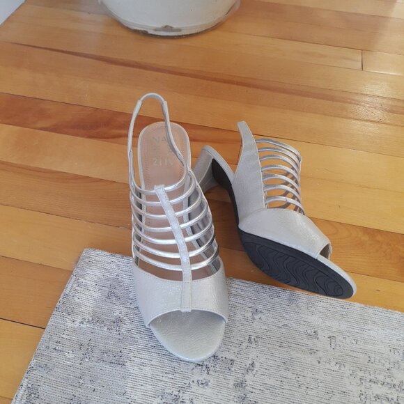 Sandals - Picture 1 of 3